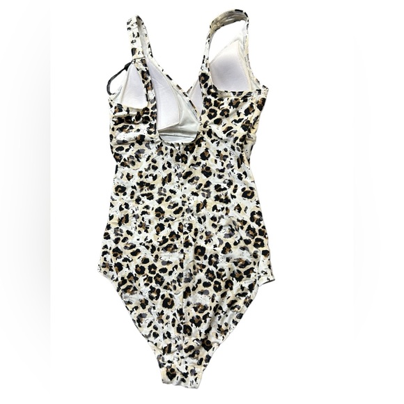 NIP TUCK SWIM one piece WILD AT HEART twist front design w tummy control NWT - Picture 4 of 5